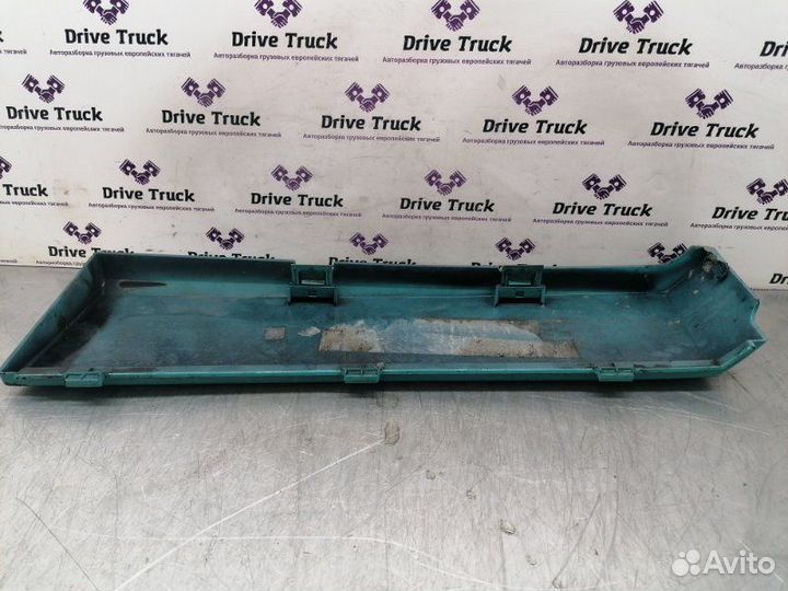 Накладка решетки радиатора левая Renault Magnum