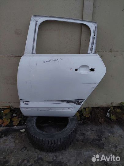 Дверь задняя левая на peugeot 3008