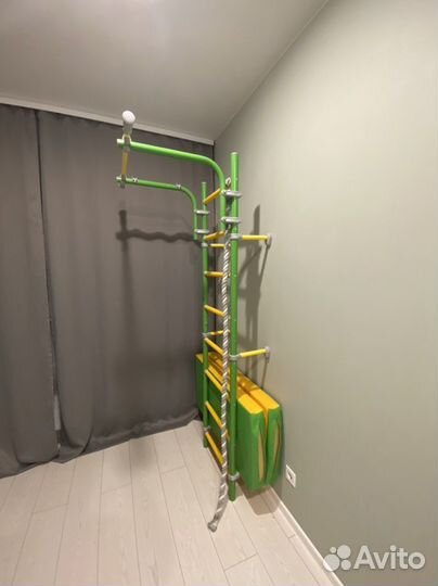 Спортивный турник