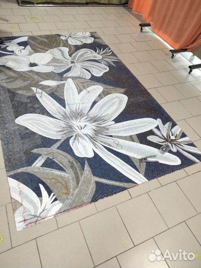 Панно из мозаики, мозаичист