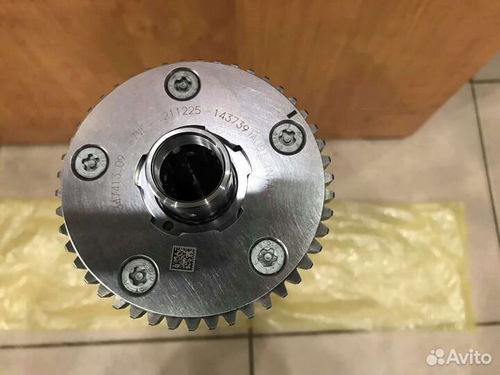 06H109021J Вал распределительный впуск