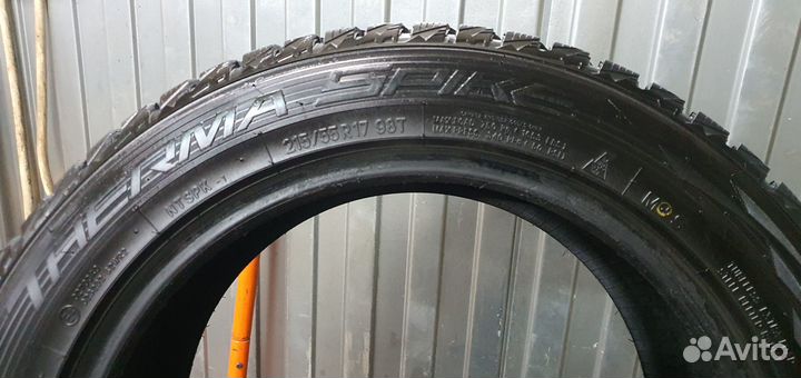 Nitto Therma Spike 215/55 R17