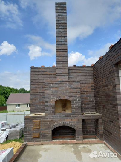 Бригада строителей каменщики