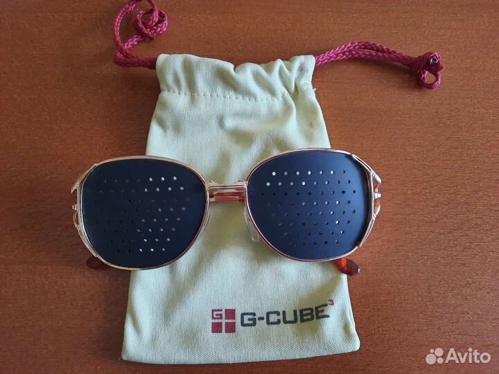 Очки с перфорацией