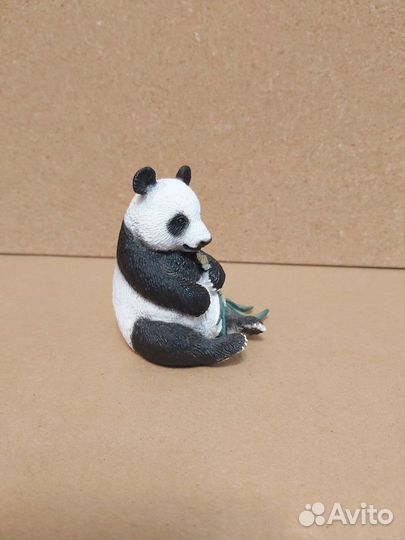 Разные статуэтки и фигурки