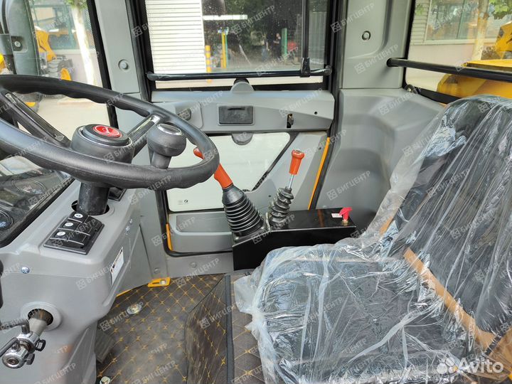 Фронтальный погрузчик Runmax 760Е, 2024