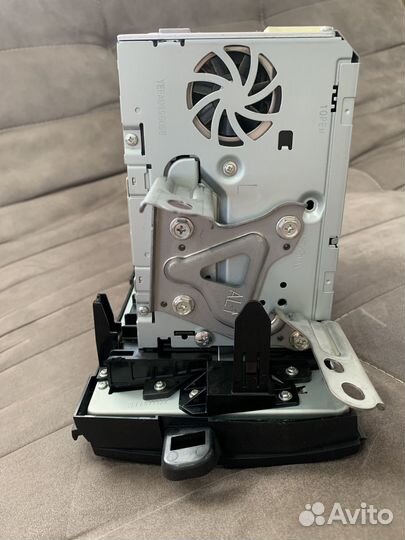 Магнитофон Toyota Prius ZVW30 в Иркутске