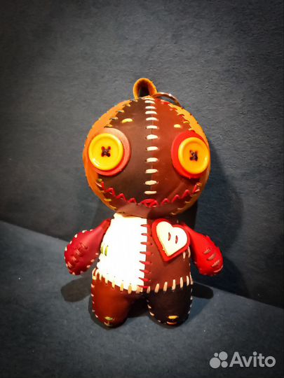 Кукла-брелок из натуральной кожи