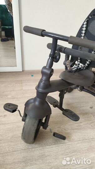 Трехколесный велосипед с ручкой