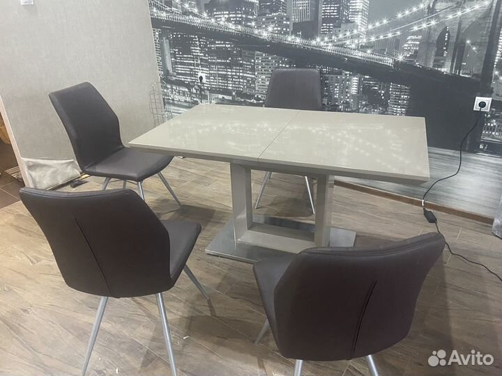 Кухонный стол и стулья бу