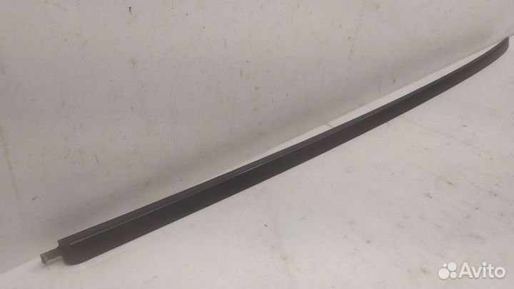Молдинг лобового стекла левый Toyota Camry XV70