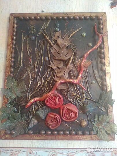 Картина из кожи, ваза