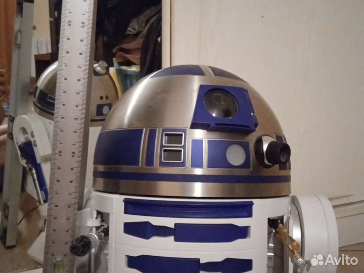 Интерактивный робот R2-D2