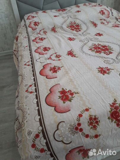 Покрывало на кровать,диван