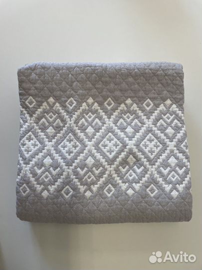 Покрывало на кровать новое