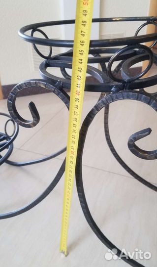 Подставка под цветы металлическая