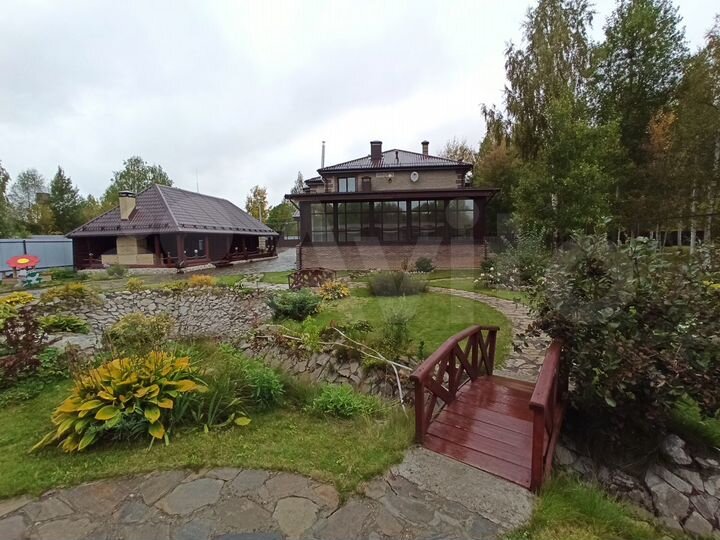 Дом 526 м² на участке 36 сот.