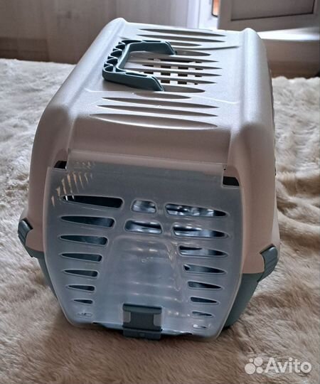Переноска для кошек и собак