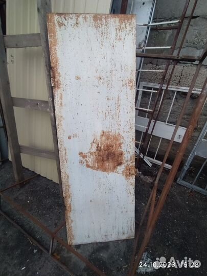 Металлическая дверь бу для дачи