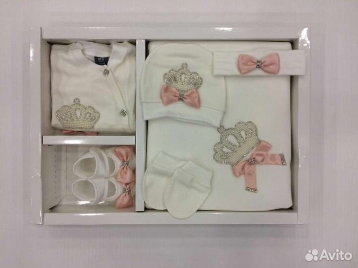 Комплект на выписку для девочки в отличн. состоян