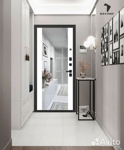 Входная дверь с зеркалом от производителя