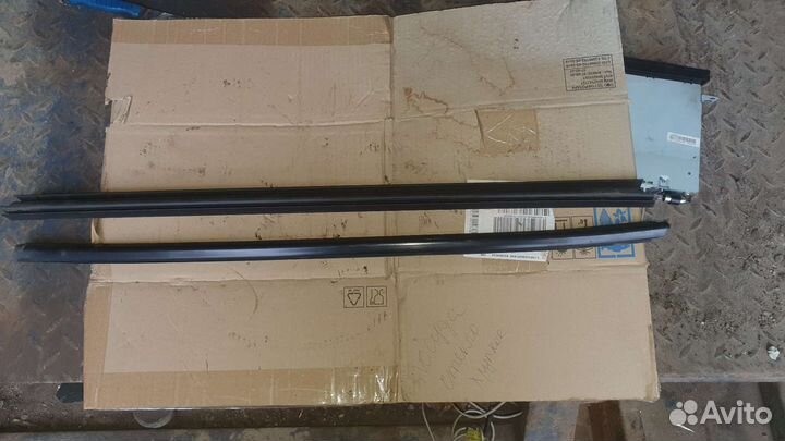 Бархотка передней левой двери renault logan 2