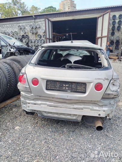 Запчасти на Toyota Altezza