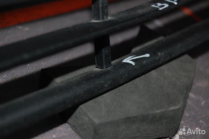 Решетка бампера переднего (центральная) - BMW 7