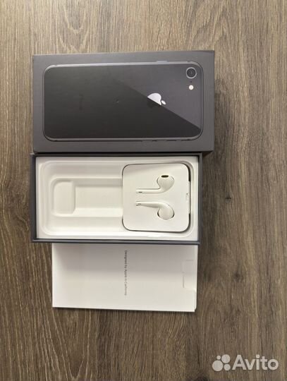 iPhone 8, 64 ГБ
