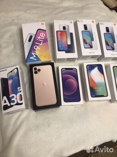 Коробки от айфонов