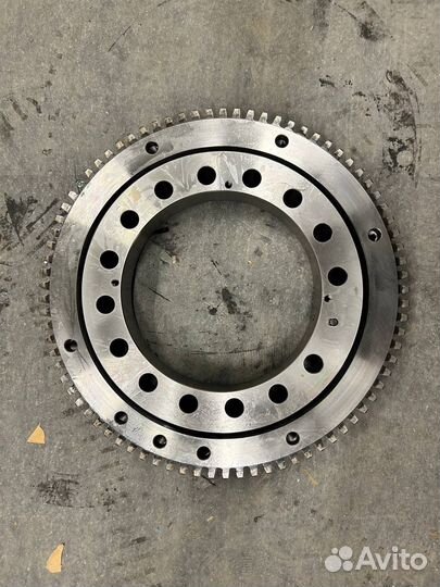 Опорно-поворотный круг опу Tadano Z220/250/290