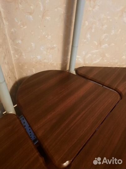 Компьютерный стол угловой с полками