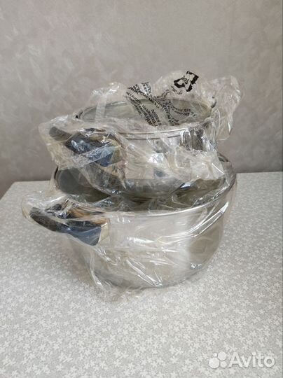 Набор кастрюль и сковородок