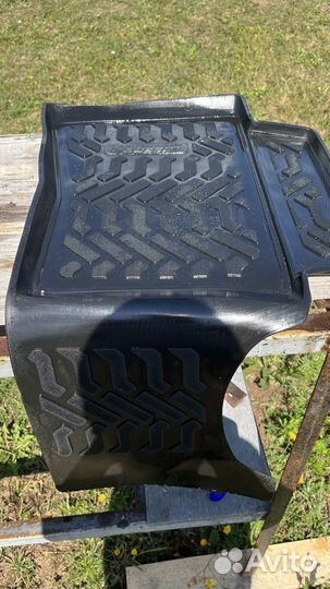 Автомобильные коврики резиновые