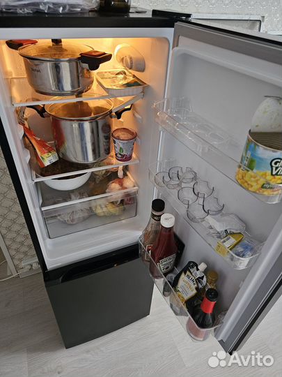 Холодильник с морозильником dexp B2-0160AMG