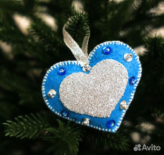 Новогодние украшения из фетра