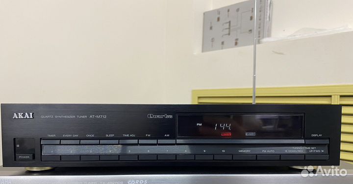 Тюнер akai AT-M712