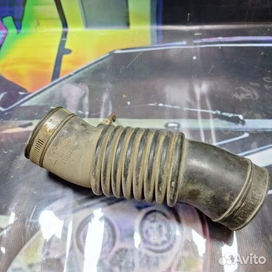 Патрубок воздушного фильтра Geely Mk седан MR479QA