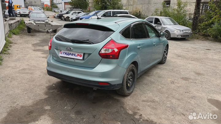 Стекло кузовное глухое правое Ford Focus 3