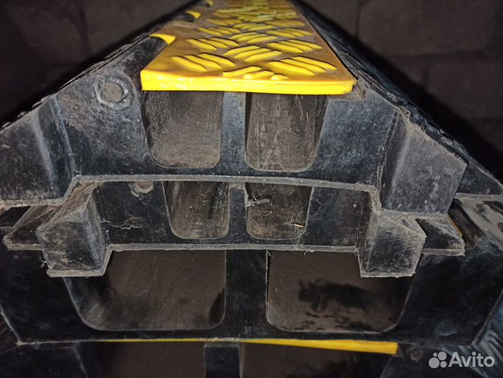 Кабель-каналы Handle и Cable Protector