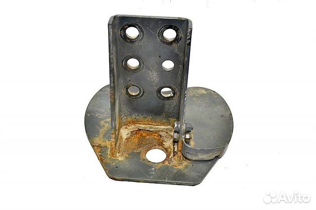 Кронштейн пневмобаллона ведущего моста, левый merc