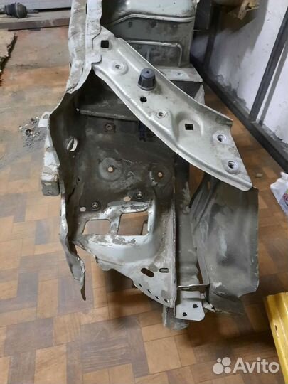 Четверть, чашка, лонжерон Renault Symbol