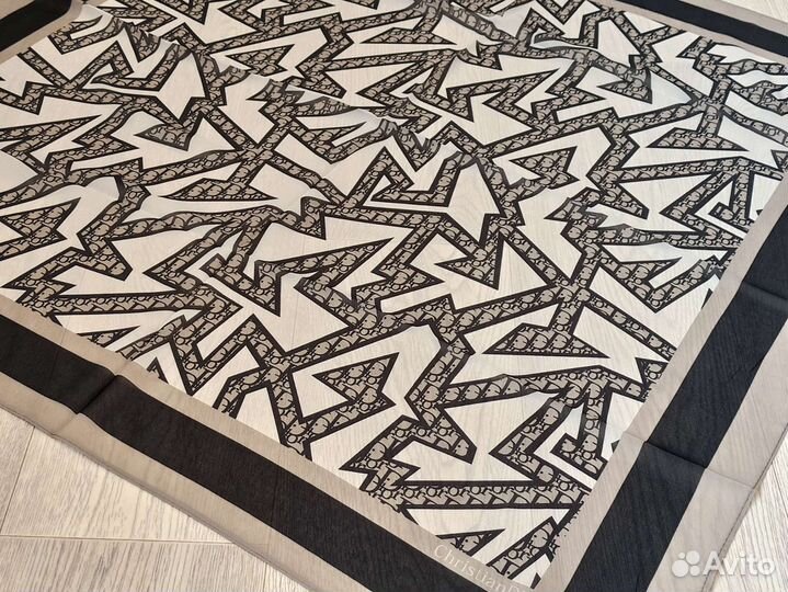 Платок бежевый Шифон Christian Dior 2 цвета