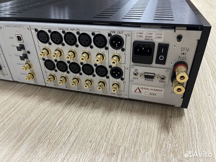 Интегральный стерео усилитель Aesthetix mimas