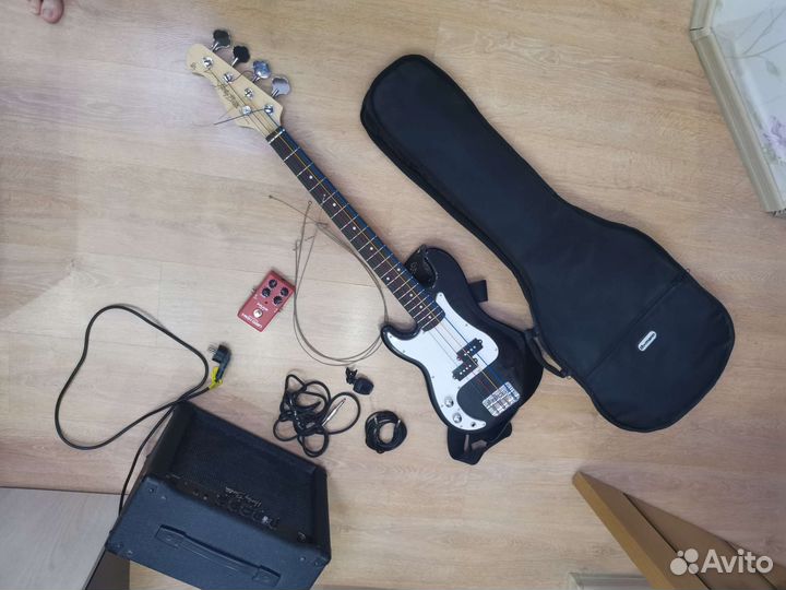 Бас гитара (леворукая) комплект