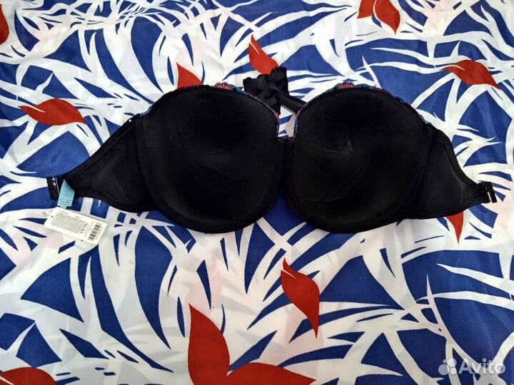 Новый верх от купальника 75G Boux Avenue