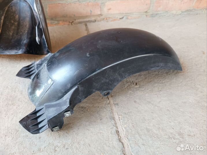 Крыло передПереднее крыло на Yamaha T-Max 530 (3)