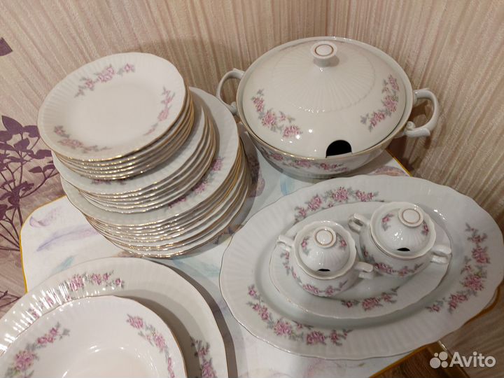 Сервиз столовый фарфоровый, Польша, 33 предмета