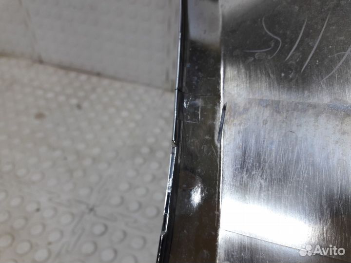 Молдинг бампера передний правый Mitsubishi