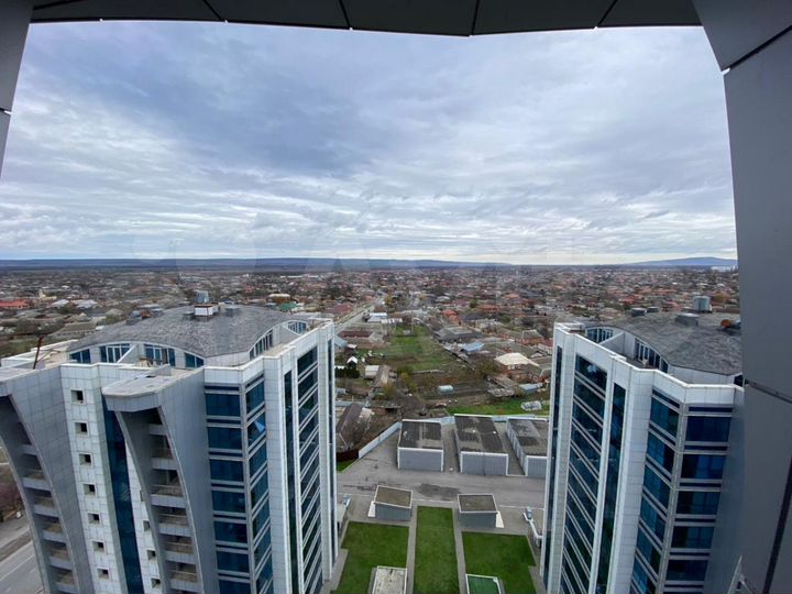 3-к. квартира, 108 м², 16/16 эт.